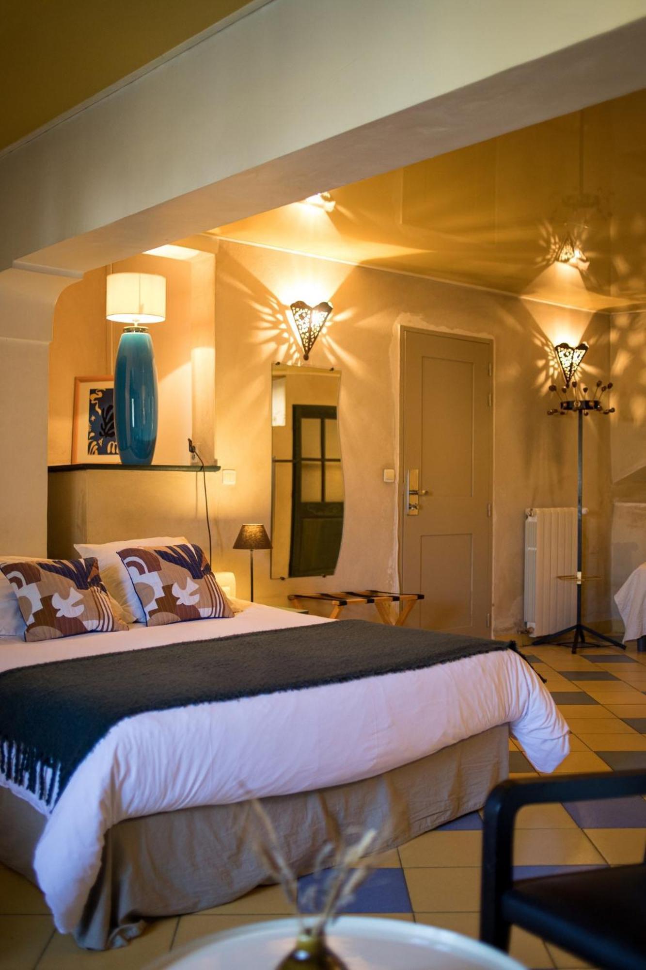 In Provence Hotel - Experience Atypique Venelles Exterior foto